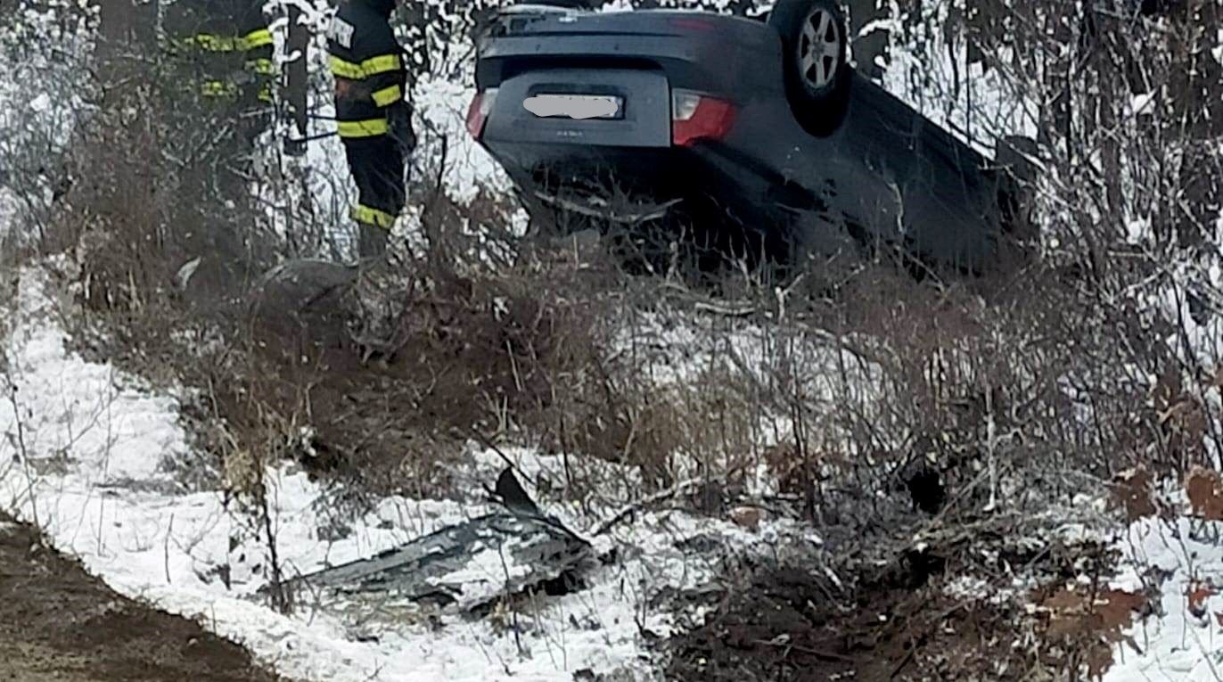 Accident pe DN 65 la Optaşi Un tânăr s a răsturnat cu maşina Gazeta